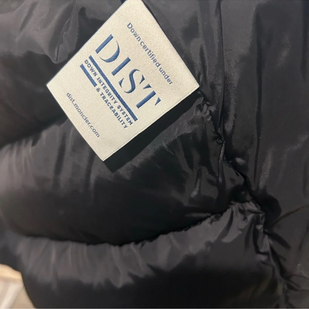 Men’s MONCLER maya GIUBBOTTO faux trimmed quilted jacket size 4/large US - Picture 4 of 13